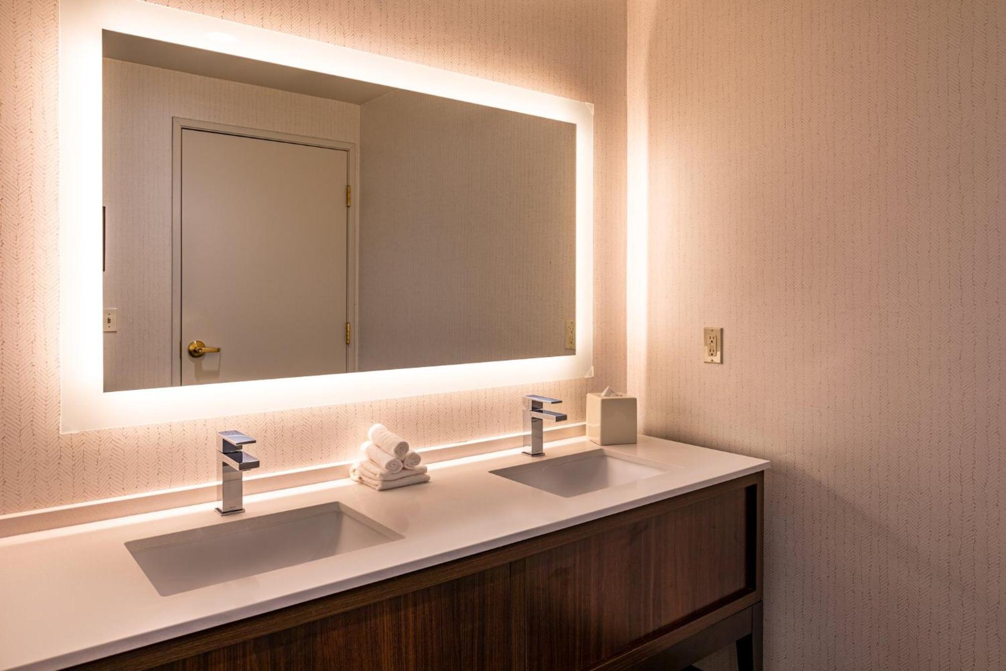 Holiday Inn Oakland Airport By Ihg Экстерьер фото