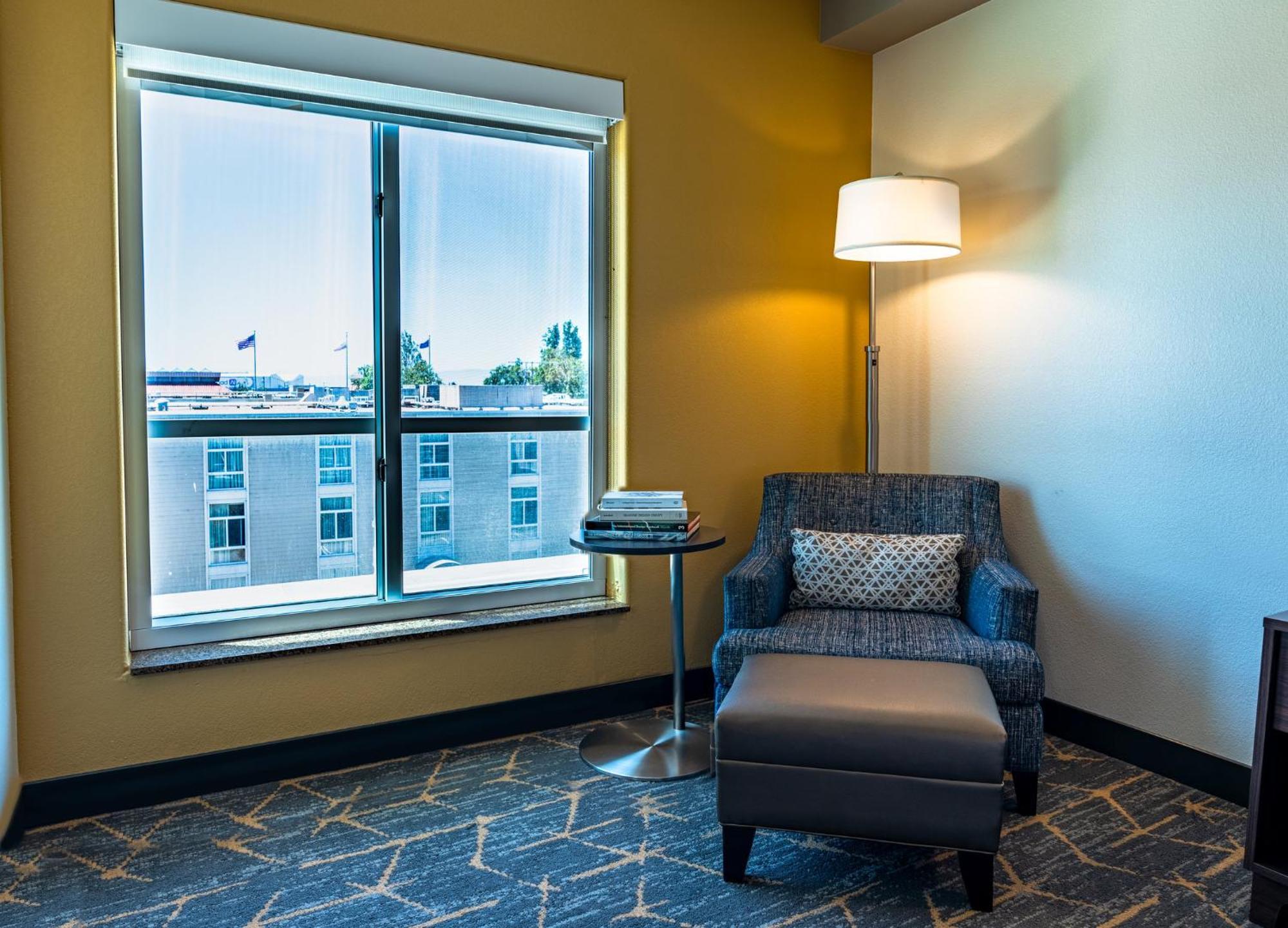 Holiday Inn Oakland Airport By Ihg Экстерьер фото